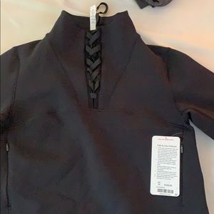 New Black lululemon pull over that ties up